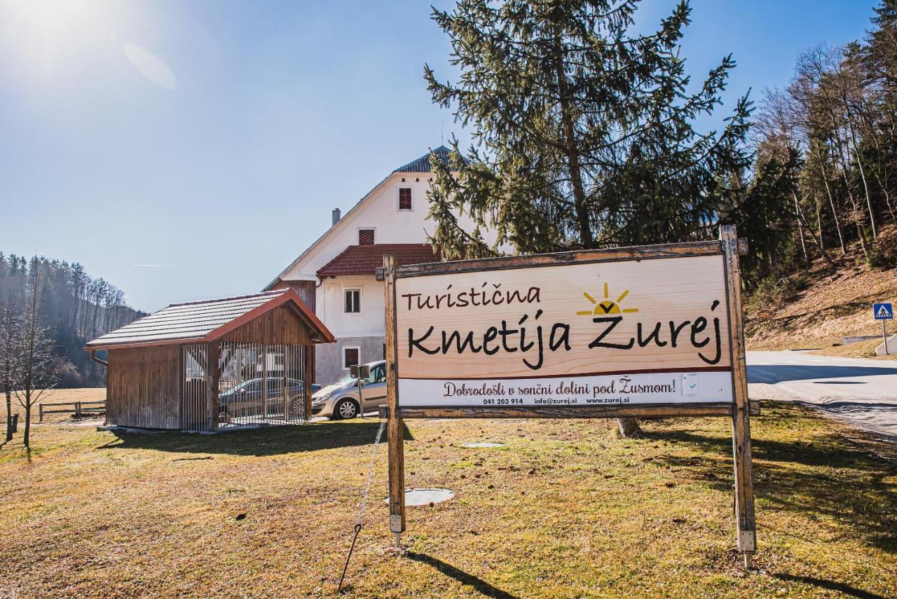 Wooden Cabin Zurej With Hot Tub Bukovje v Babni Gori Bagian luar foto