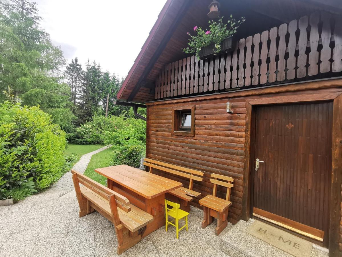 Wooden Cabin Zurej With Hot Tub Bukovje v Babni Gori Bagian luar foto